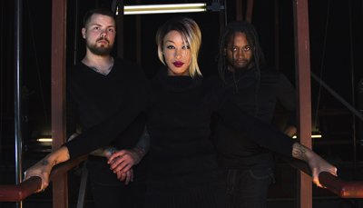 Новое видео Straight Line Stitch