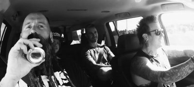 Новое видео Papa Roach