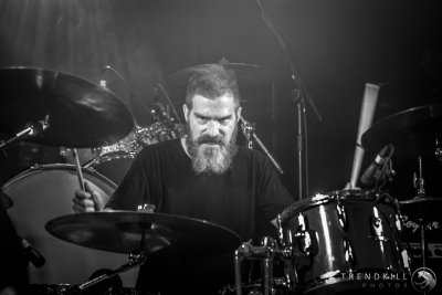 Крис Эмери уходит из American Head Charge